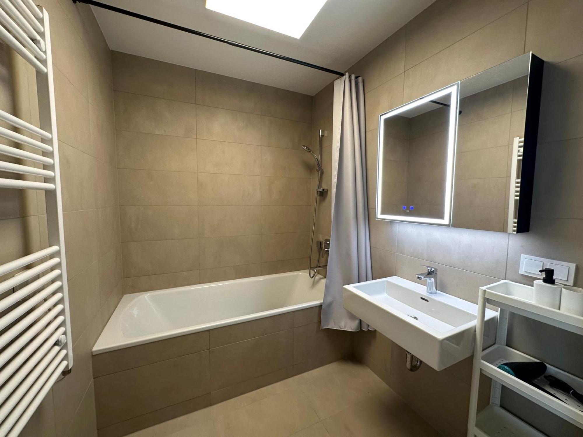 Panorama Sky Apartment I Rooftop Pool I Metro Station Wien Ngoại thất bức ảnh